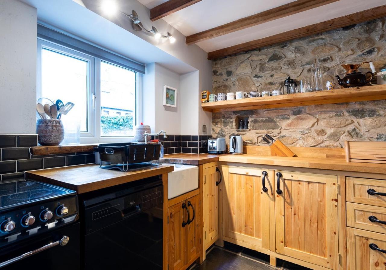 Bwthyn Capten - A Charming Cottage For Up To 6 Newport  Dış mekan fotoğraf