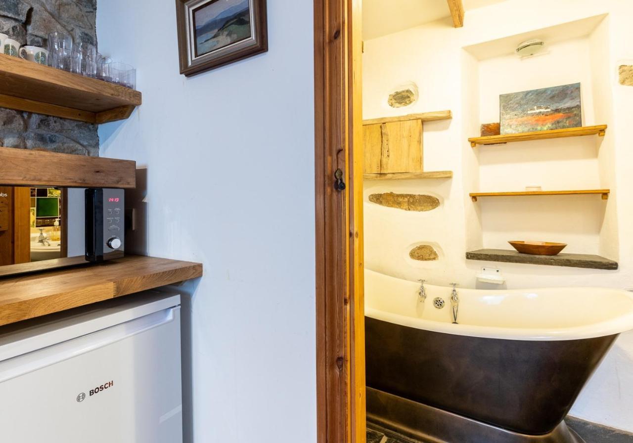 Bwthyn Capten - A Charming Cottage For Up To 6 Newport  Dış mekan fotoğraf