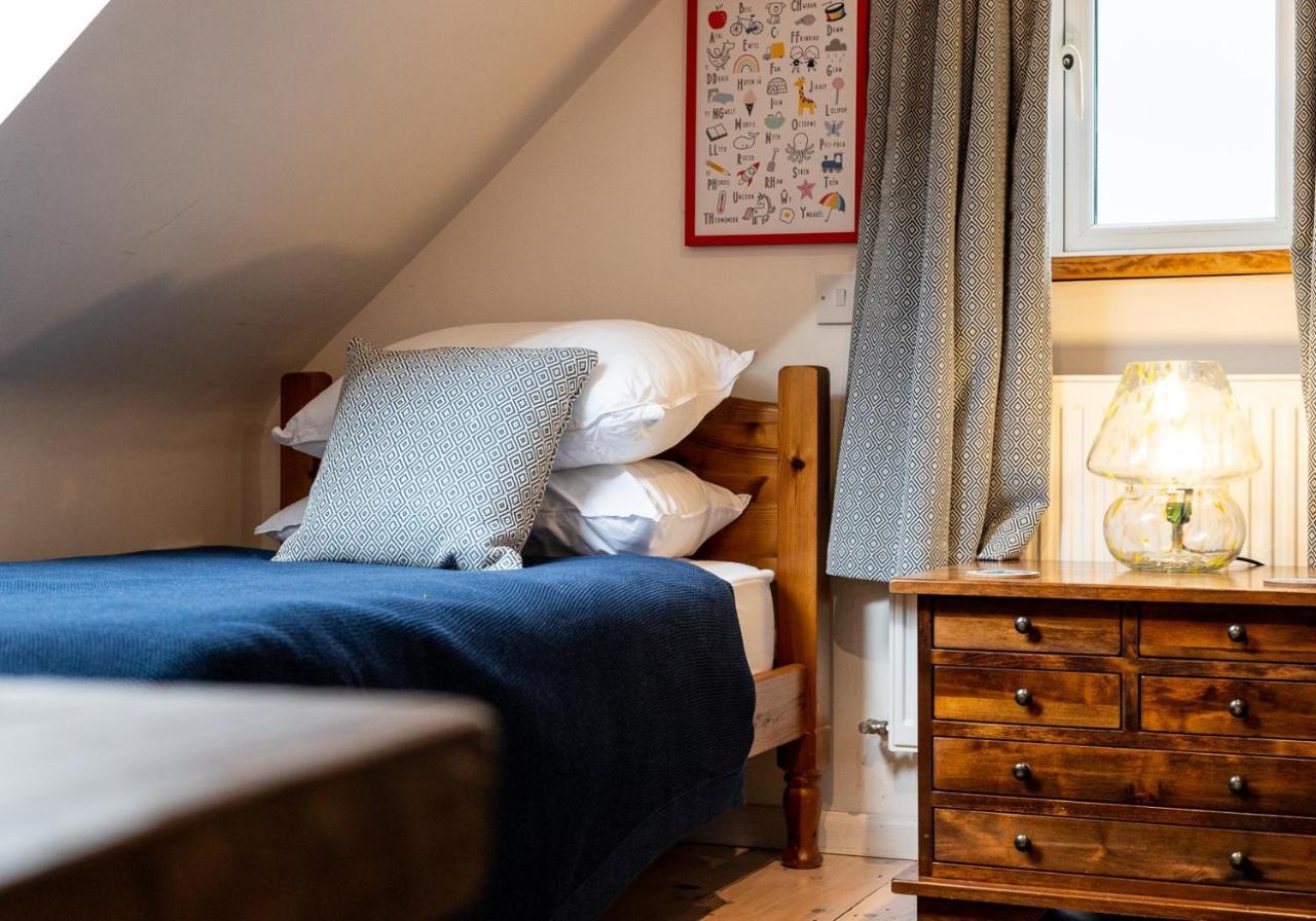 Bwthyn Capten - A Charming Cottage For Up To 6 Newport  Dış mekan fotoğraf