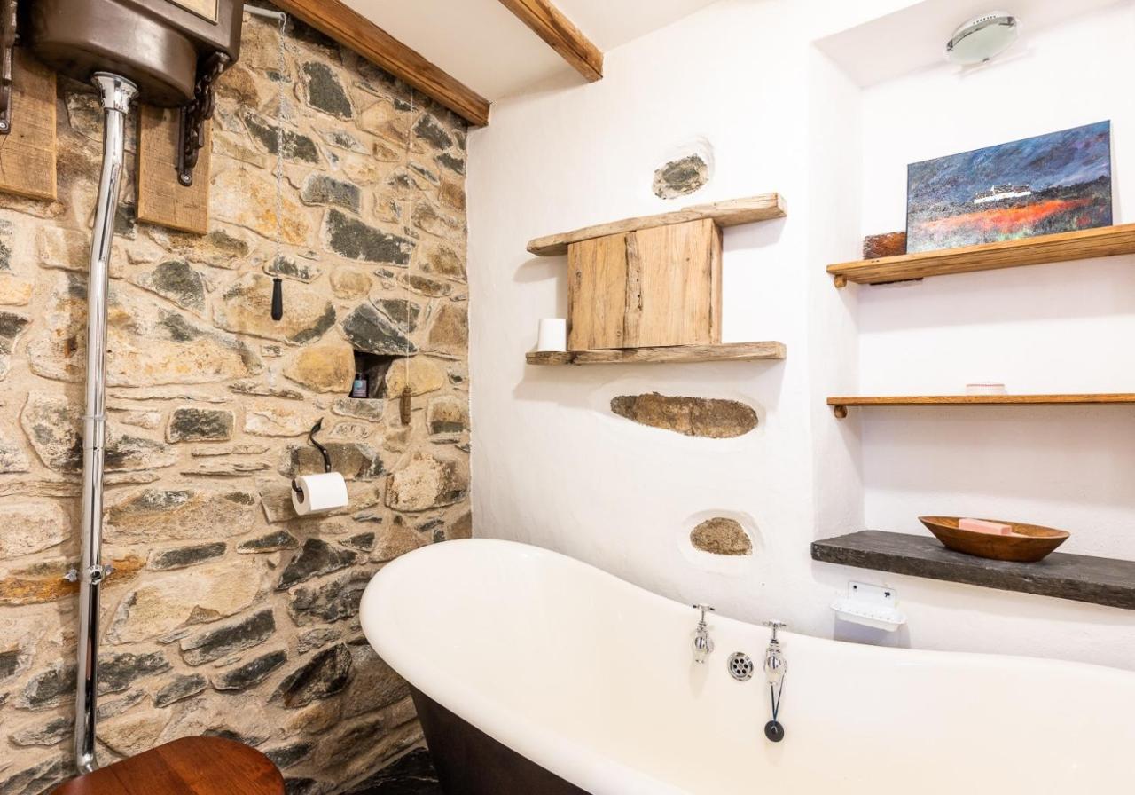 Bwthyn Capten - A Charming Cottage For Up To 6 Newport  Dış mekan fotoğraf