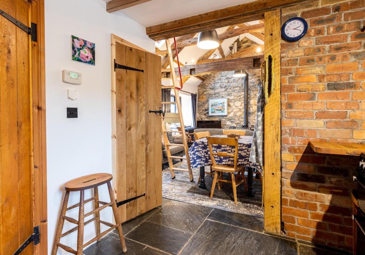 Bwthyn Capten - A Charming Cottage For Up To 6 Newport  Dış mekan fotoğraf